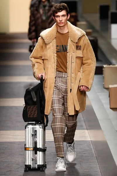 Look 44